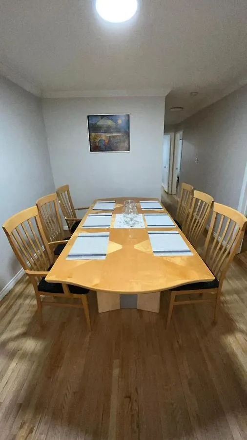 Full Privacy House With Free Parkings Apartment Toronto