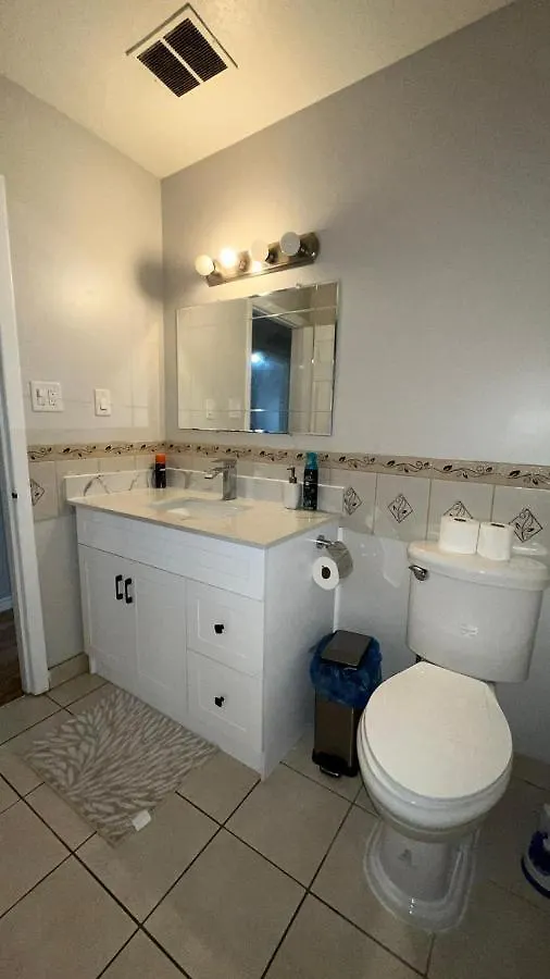 Full Privacy House With Free Parkings Apartment Toronto