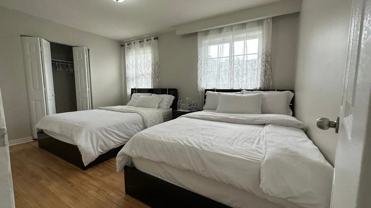 Full Privacy House With Free Parkings Apartment Toronto Canada