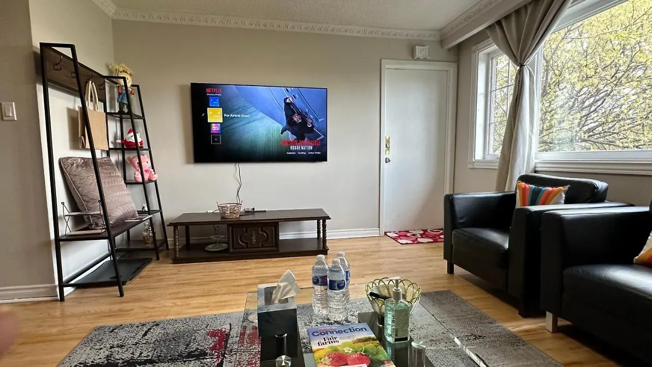 Full Privacy House With Free Parkings Apartment Toronto