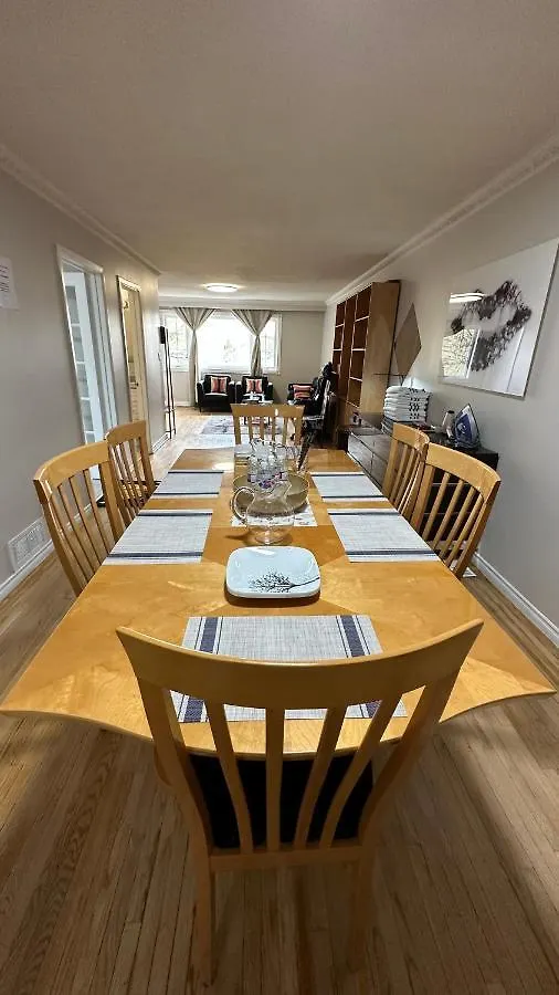 Full Privacy House With Free Parkings Apartment Toronto