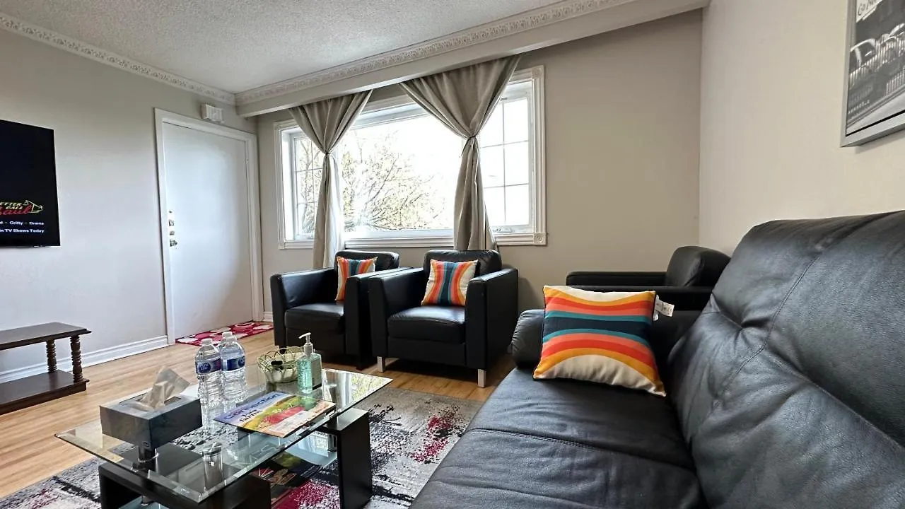 Full Privacy House With Free Parkings Apartment Toronto
