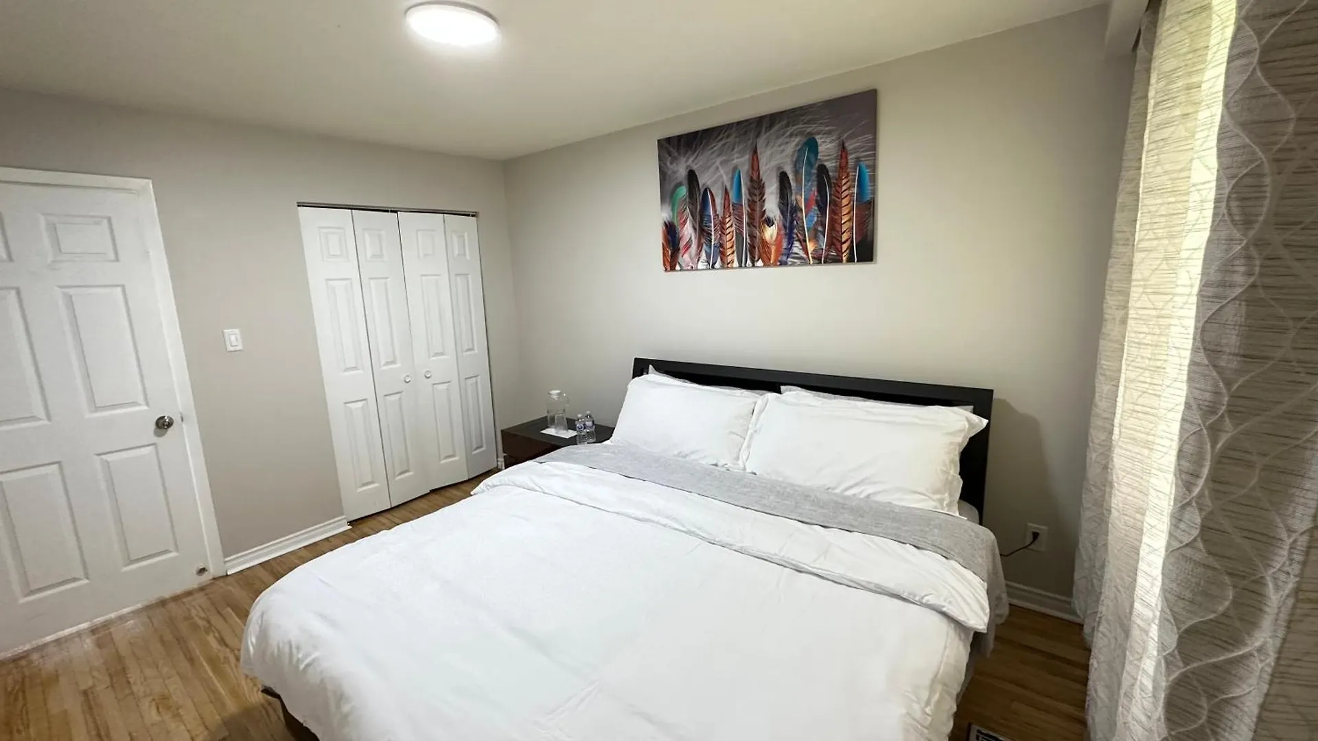 Full Privacy House With Free Parkings Apartment Toronto