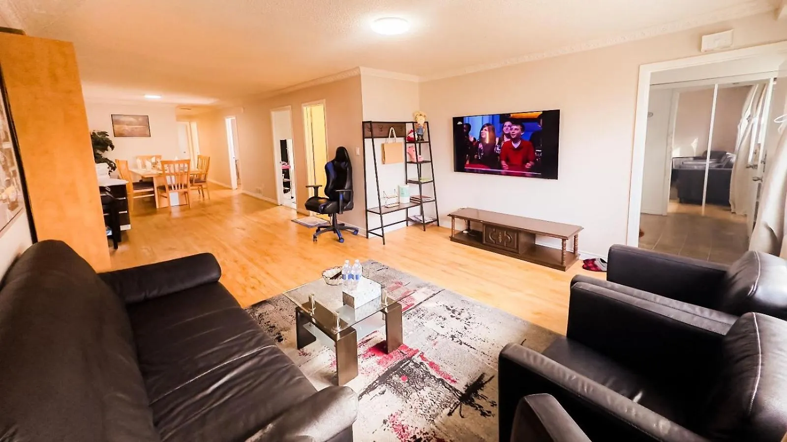 Full Privacy House With Free Parkings Apartment Toronto
