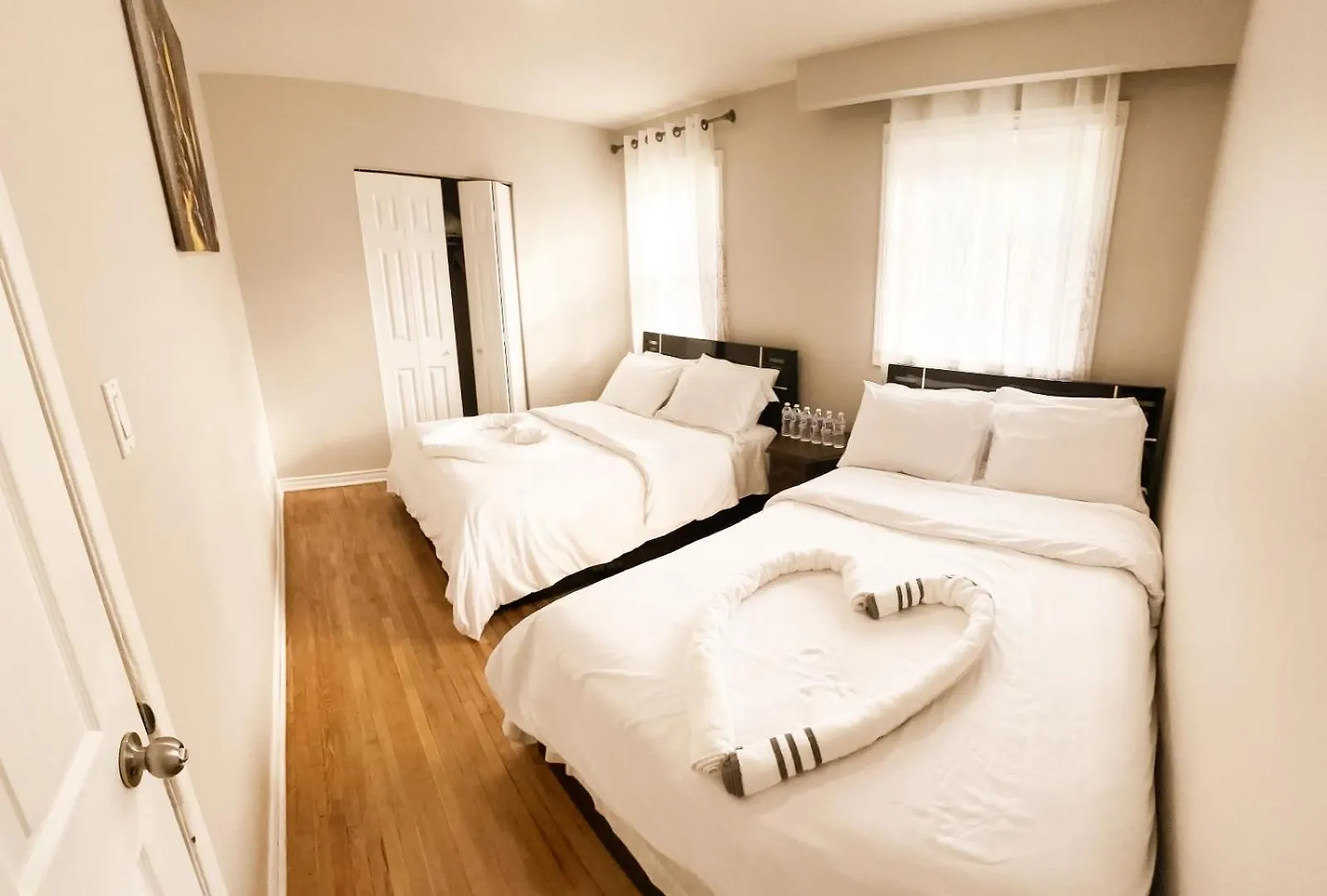 Full Privacy House With Free Parkings Apartment Toronto